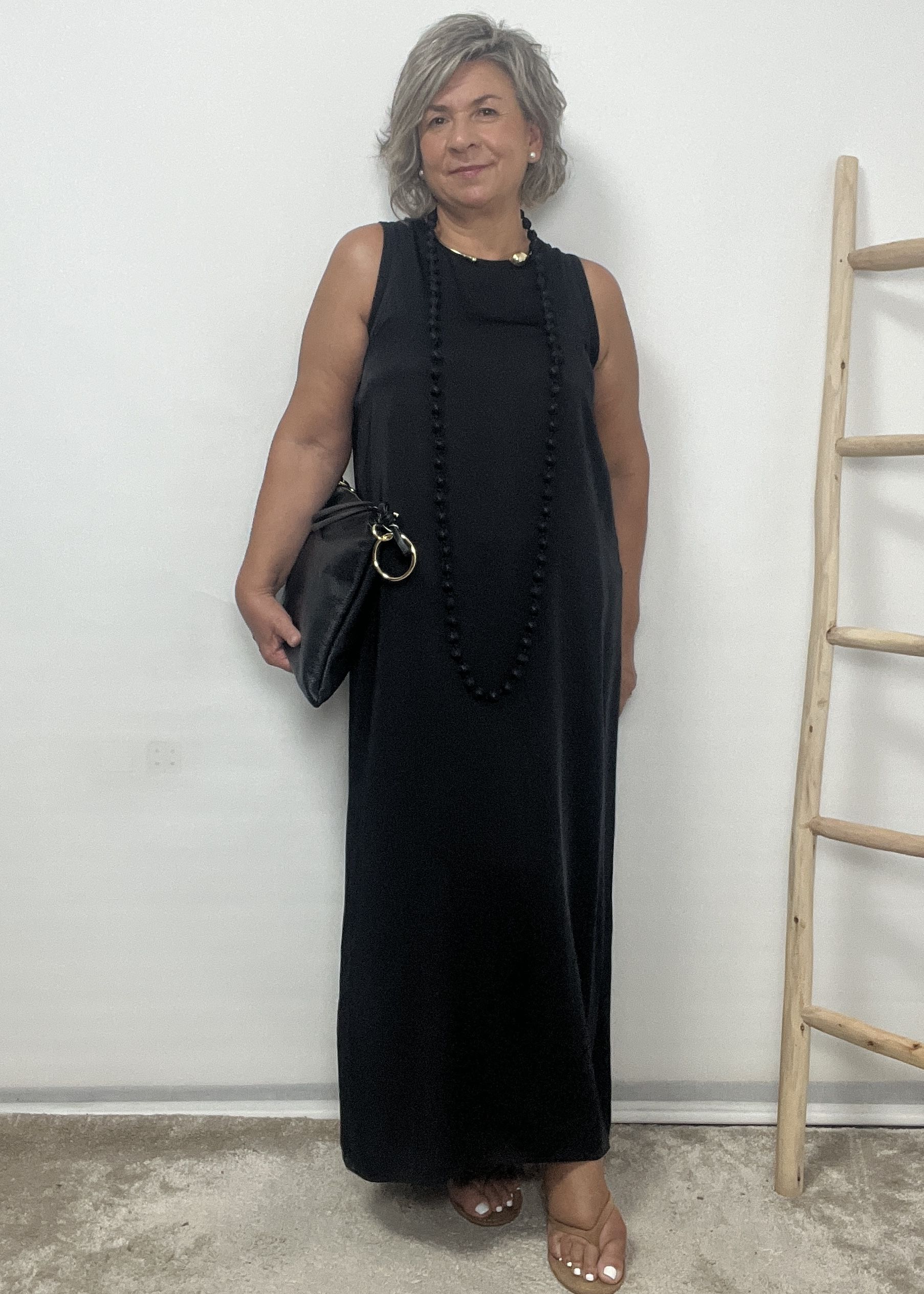 VESTIDO SATINADO NEGRO